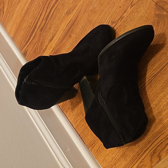 3/$18 - Black Ankle Boots - Picture 3 of 8